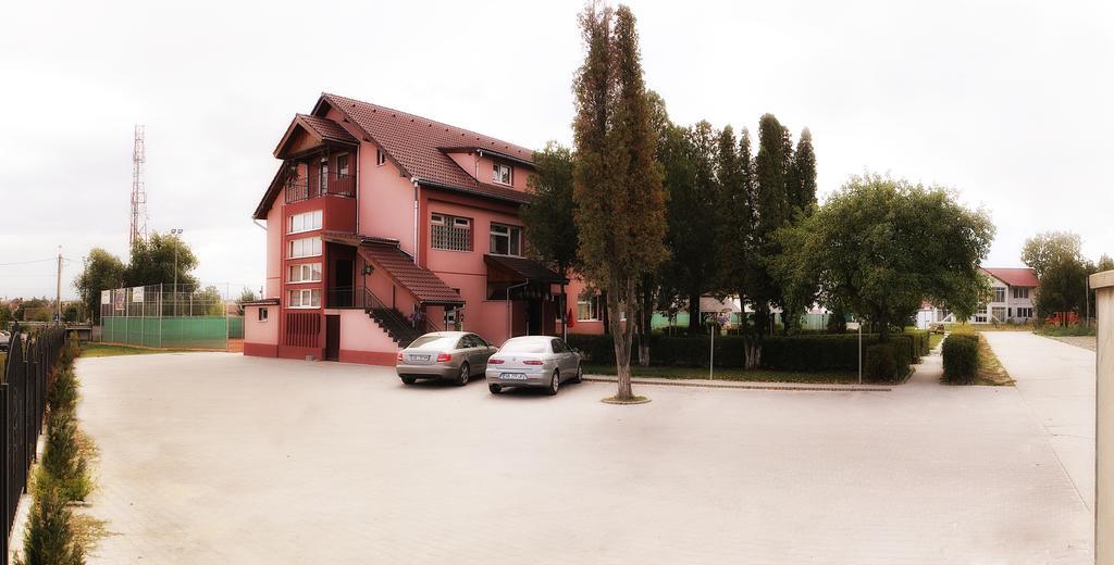 Hotel Pamira Сибиу Экстерьер фото